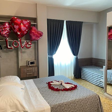 Hotel Lukas فياريجيو المظهر الخارجي الصورة